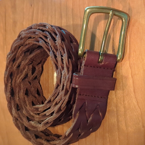 Vintage Structure brown leather belt with brass belt size 40. Adjustable.